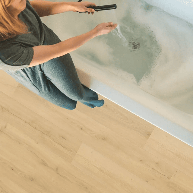 Panele winylowe SPC LVT z podkładem Dąb Szczotkowany Beżowy Klasa 33 6 mm, AVMPU40319, Quick-Step Unilin