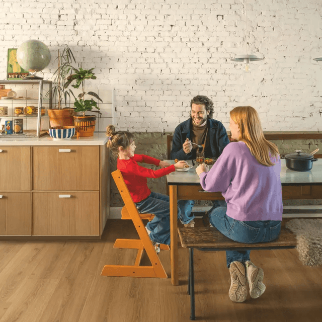 Panele winylowe SPC LVT z podkładem Dąb Karmelowy Botan Klasa 33 6 mm, AVMPU40315, Quick-Step Unilin
