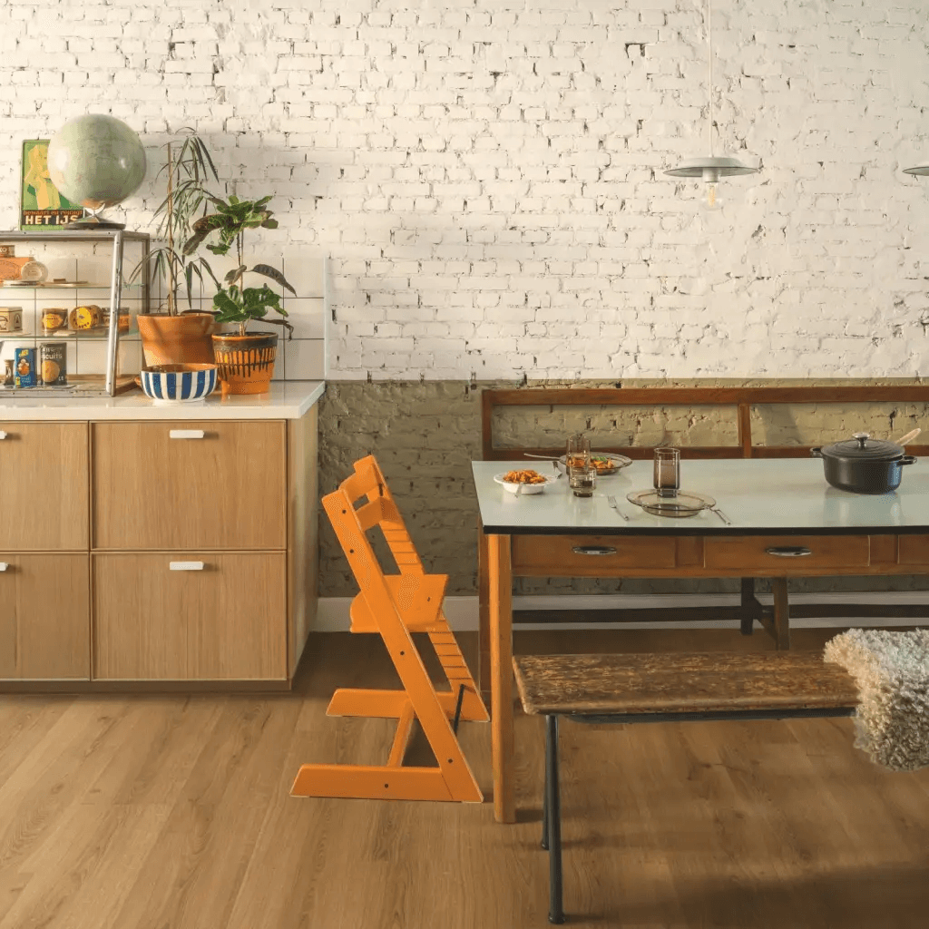 Panele winylowe SPC LVT z podkładem Dąb Karmelowy Botan Klasa 33 6 mm, AVMPU40315, Quick-Step Unilin