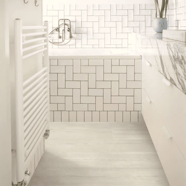 Panele winylowe SPC LVT z podkładem Sosna Śnieżna Klasa 33 6 mm, AVMPU40204, Quick-Step Unilin