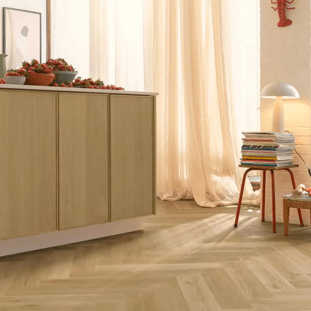 Panele winylowe SPC LVT z podkładem Jodełka Botaniczny Beż HB Klasa 33 6 mm, AVHBU40362, Quick-Step Unilin