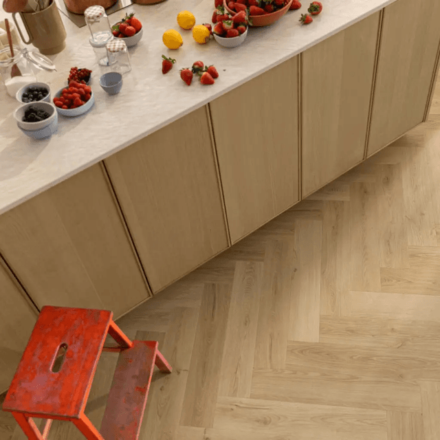 Panele winylowe SPC LVT z podkładem Jodełka Botaniczny Beż HB Klasa 33 6 mm, AVHBU40362, Quick-Step Unilin