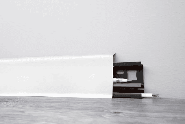 Listwa Biały połysk 01, Arbiton