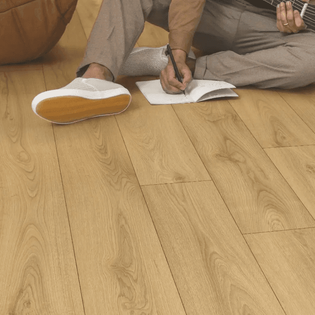 Panele podłogowe Dąb piaskowy CLM5801 AC4 8 mm, Quick-Step Unilin