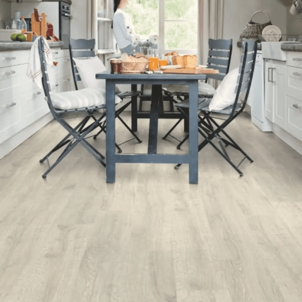 Panele podłogowe Dab regenerowany biały patynowany CL1653 AC4 8 mm, Quick-Step Unilin