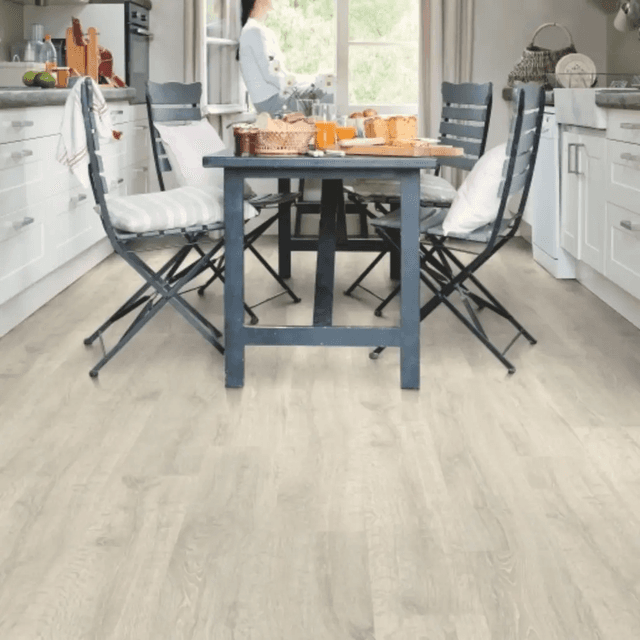 Panele podłogowe Dab regenerowany biały patynowany CL1653 AC4 8 mm, Quick-Step Unilin